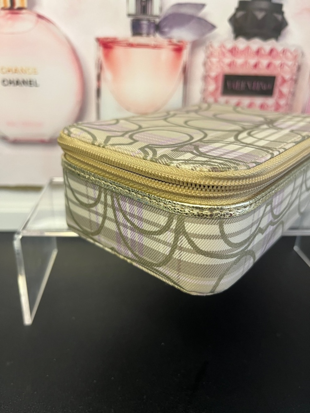 Coach lilac and beige w/gold detailsPatterned Travel Jewelry Case EUC✨ - Picture 4 of 6